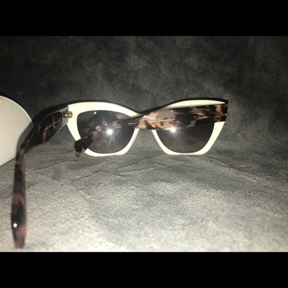 Authentic Prada sunglasses - Picture 2 of 7